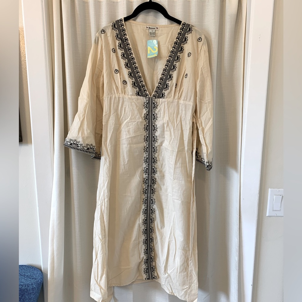 NWT Forever 21 Embroidered Caftan Tunic Dress, Medium. Boho, Beach, Summer Style